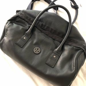 Lululemon daily OM duffel bag